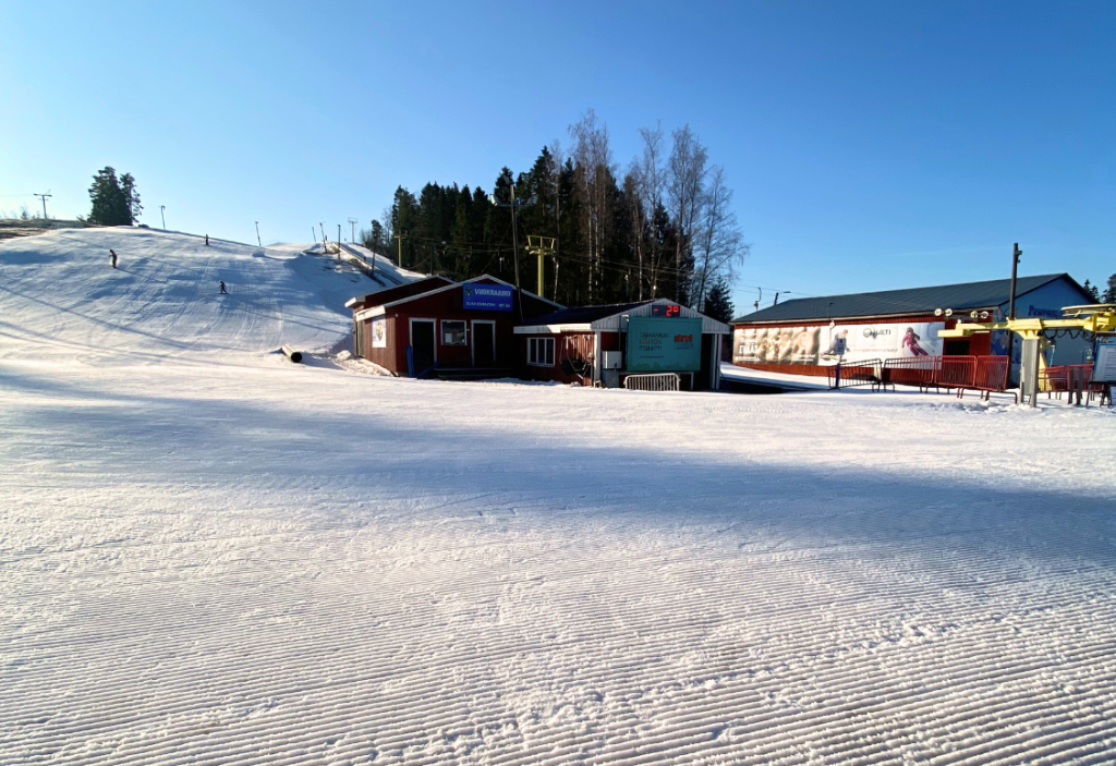 Peuramaa Ski diginäyttö