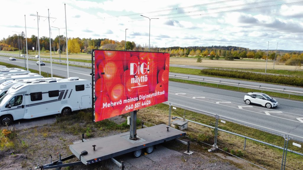 Mainosta yritystäsi Suomen toisiksi vilkkaimmalla tiellä